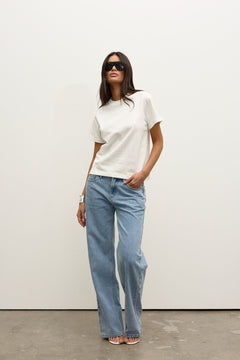 Tess T-Shirt in White – Top