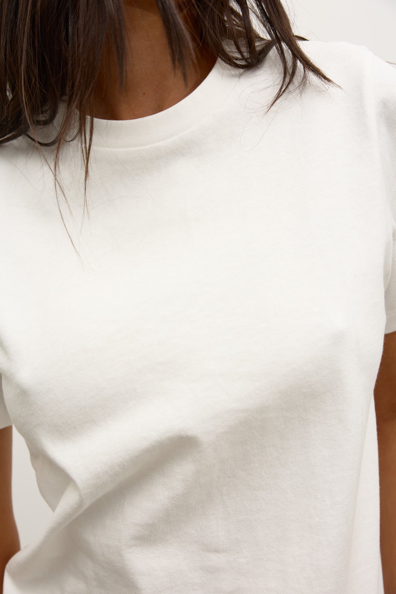 Tess T-Shirt in White – Top