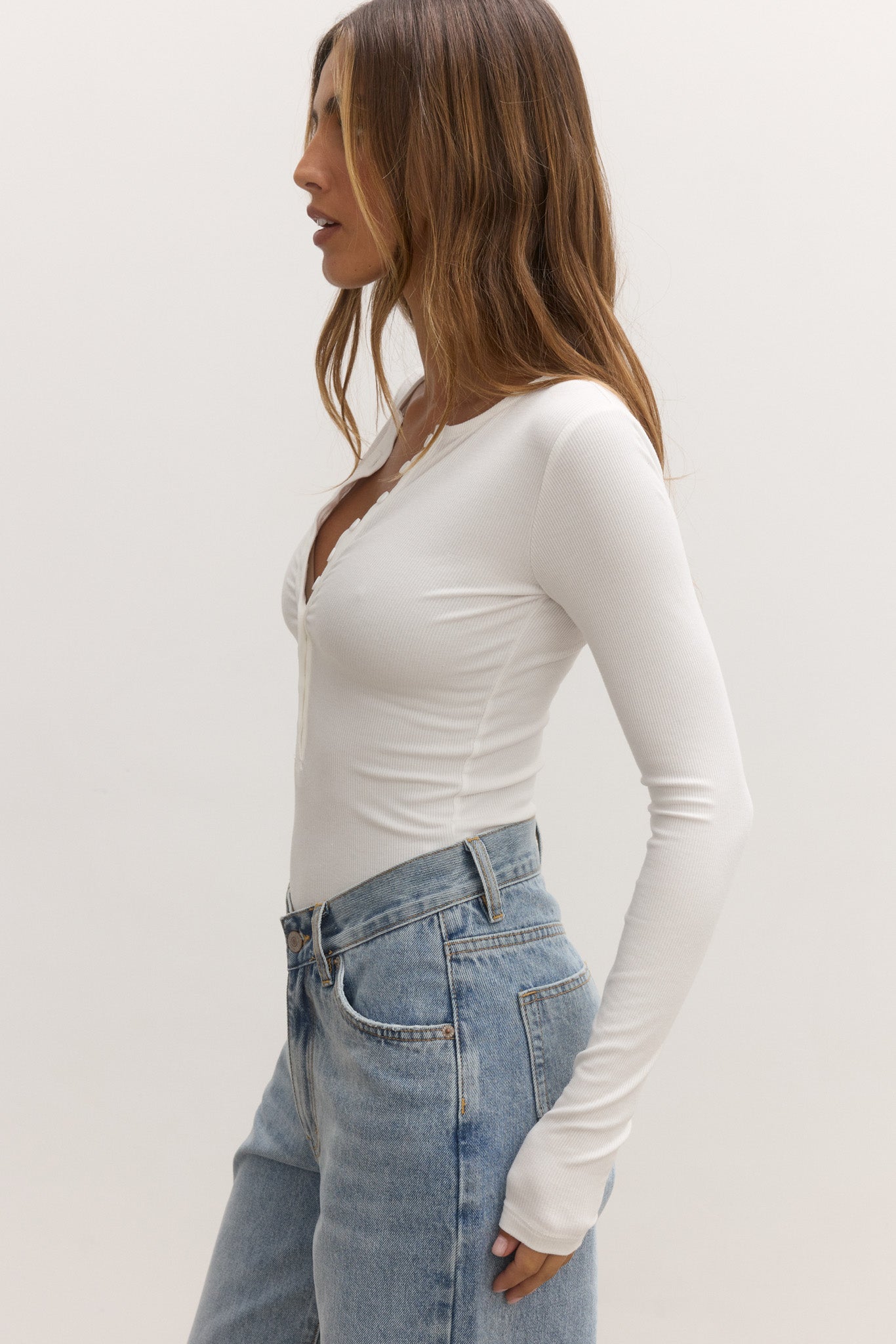 Lara Bodysuit in White – Bodysuit