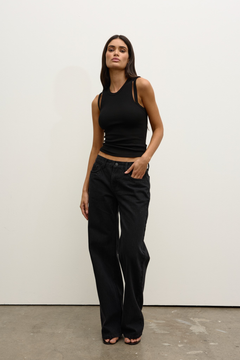 Elle Tee in Black – Top