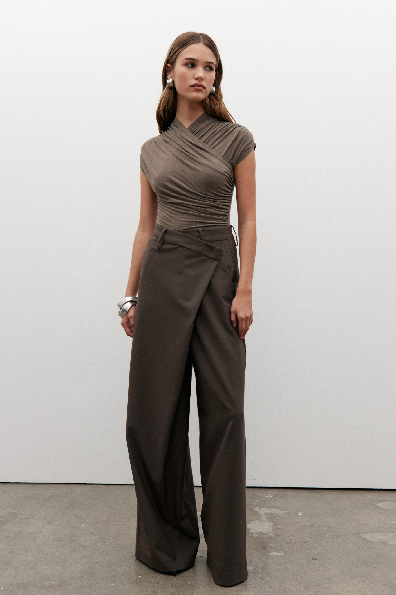 Amrita Sleeveless Bodysuit in Mink – Bodysuit