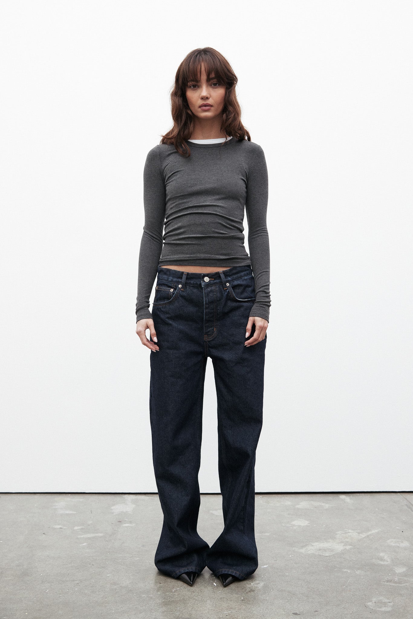 Nyla Top in Dark Heather Grey – Top
